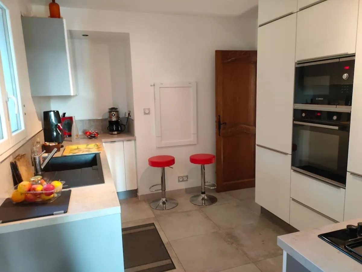 Villa 140 M2 Piscine Jardin 5 Personnes Et Un Bebe Μασσαλία