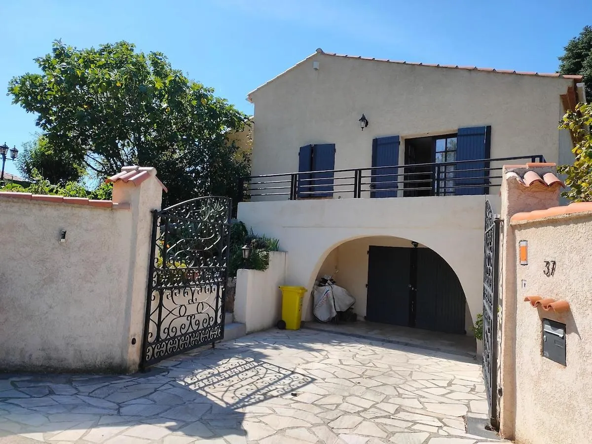 Villa 140 M2 Piscine Jardin 5 Personnes Et Un Bebe Μασσαλία Γαλλία