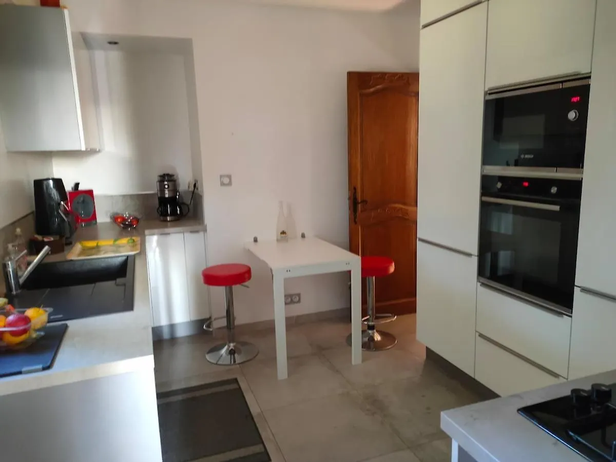 Villa 140 M2 Piscine Jardin 5 Personnes Et Un Bebe Μασσαλία Γαλλία