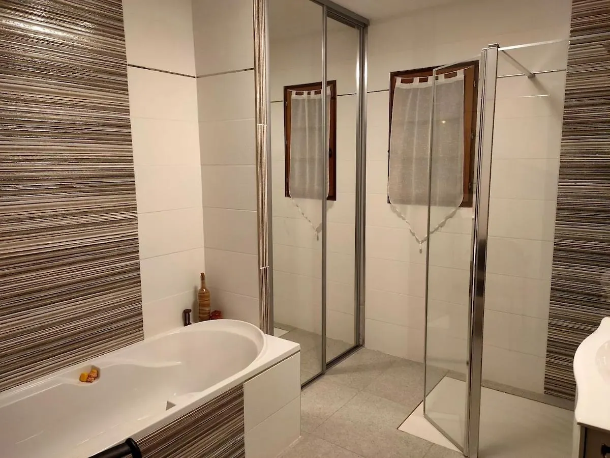 Villa 140 M2 Piscine Jardin 5 Personnes Et Un Bebe Μασσαλία
