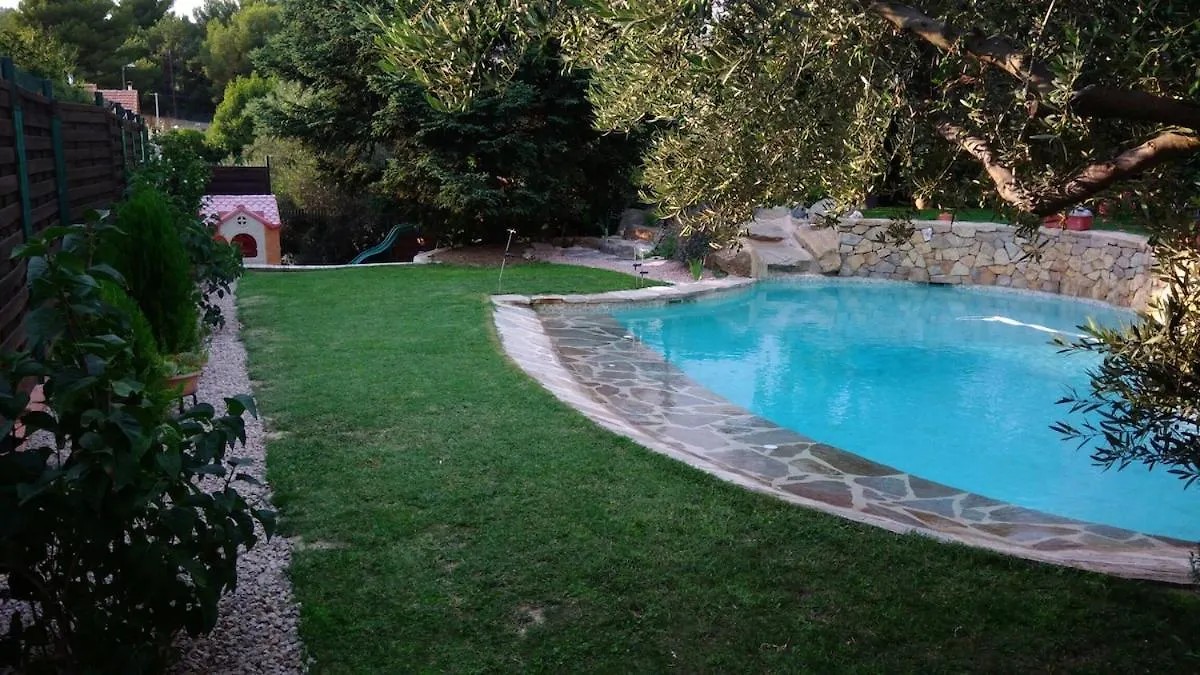 Villa 140 M2 Piscine Jardin 5 Personnes Et Un Bebe Marseille