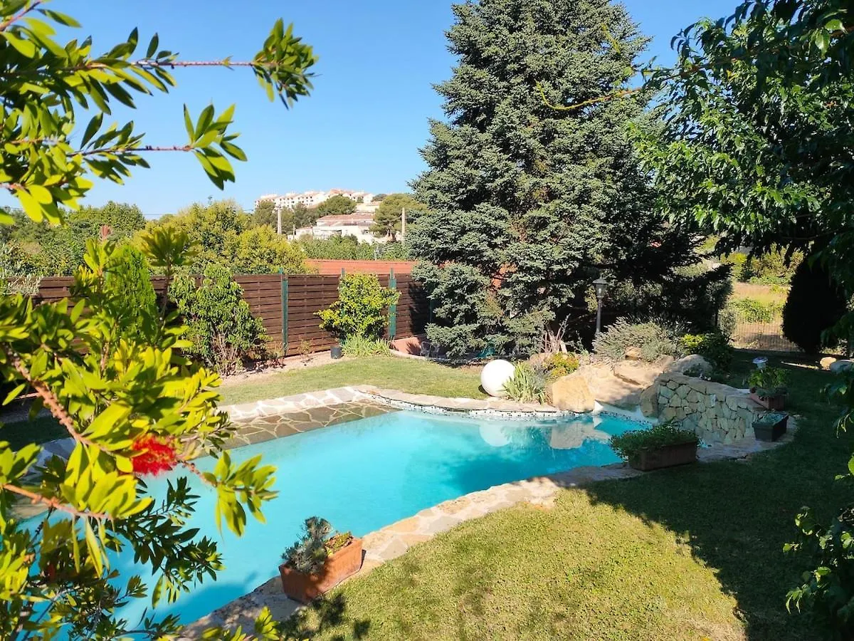 Villa 140 M2 Piscine Jardin 5 Personnes Et Un Bebe Marseille France