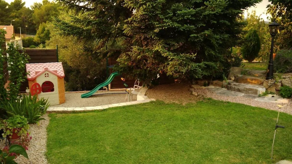 Villa 140 M2 Piscine Jardin 5 Personnes Et Un Bebe Marseille
