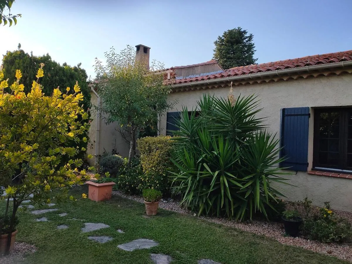 Villa 140 M2 Piscine Jardin 5 Personnes Et Un Bebe Marseille