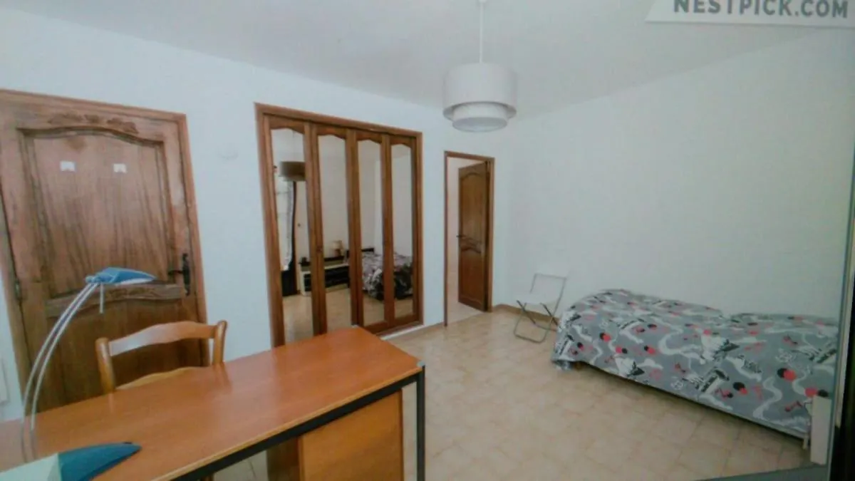 Villa 140 M2 Piscine Jardin 5 Personnes Et Un Bebe Marseille 0*,  France