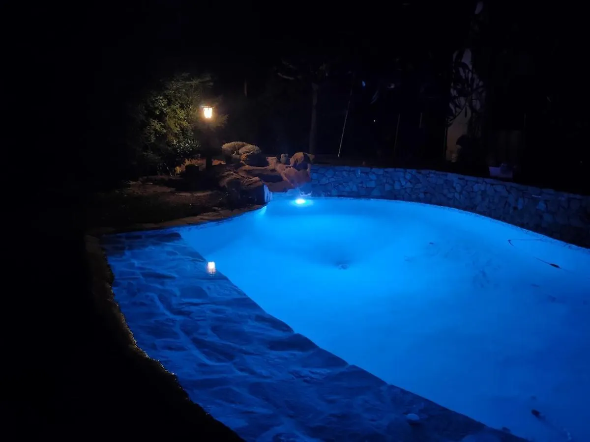 Villa 140 M2 Piscine Jardin 5 Personnes Et Un Bebe Marseille