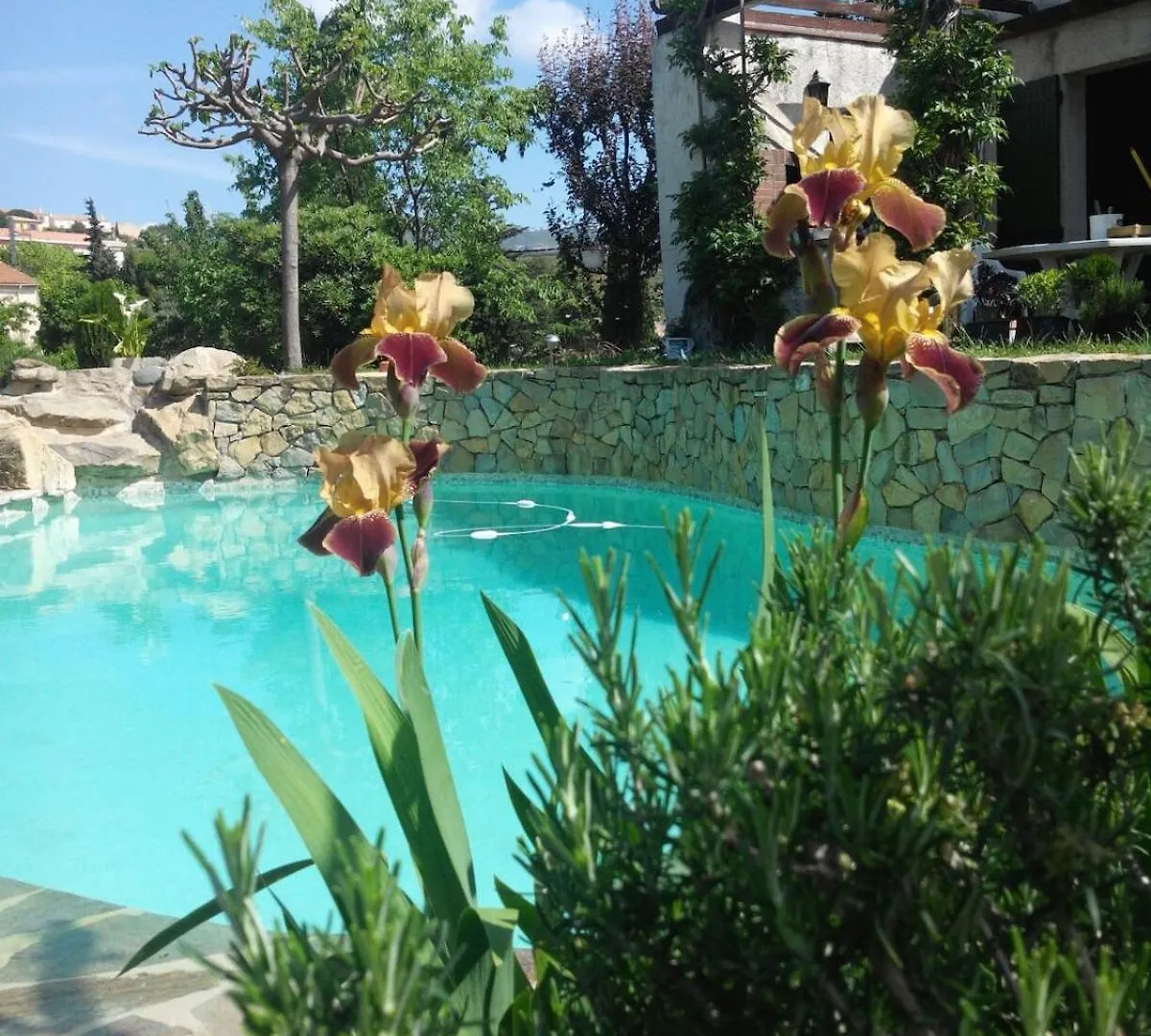 Villa 140 M2 Piscine Jardin 5 Personnes Et Un Bebe Marseille